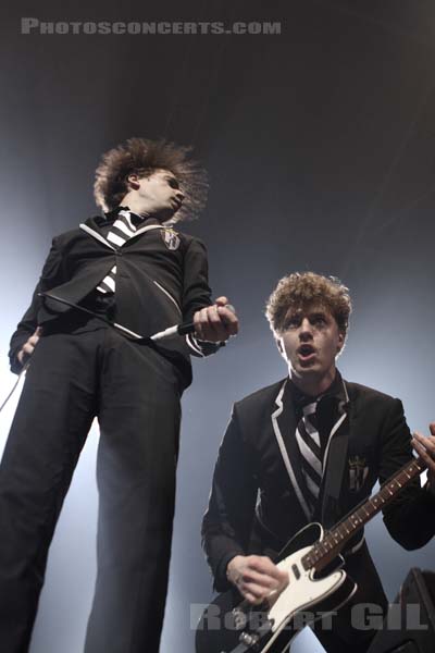 THE HIVES - 2008-04-20 - PARIS - Zenith - Per Almqvist - Niklas Almqvist
